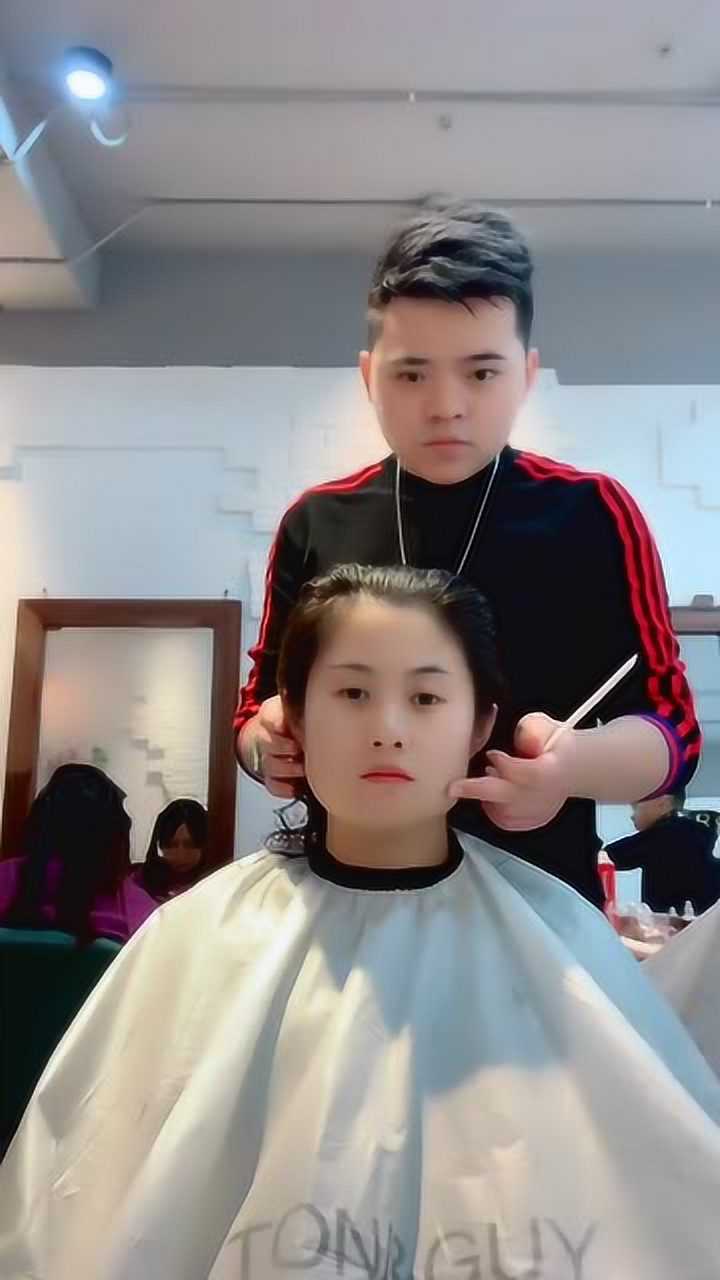 国字脸的美女,理发师就这么一剪,瞬间脸小了一大圈!_腾讯视频