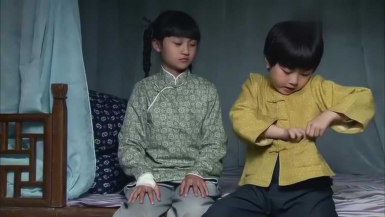 天涯赤子心:姐姐思父哭泣,弟弟看父亲照片,问姐姐父亲事宜!