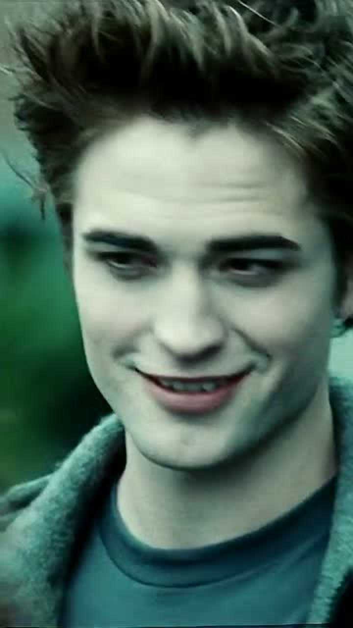 真所谓一百遮百丑暮光之城的男主皮肤好白啊显得人也帅气了