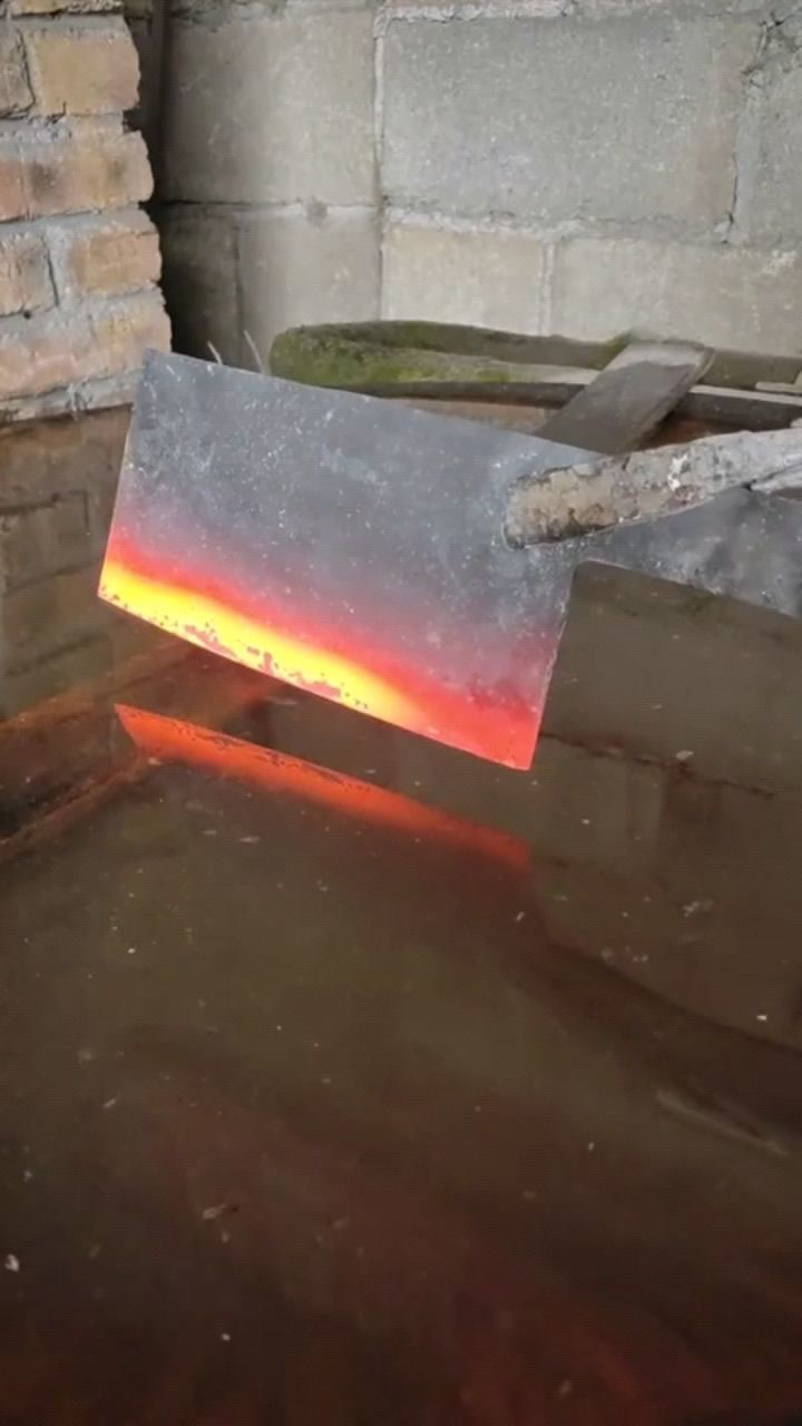 龙泉宝剑的淬火法这打造出来的菜刀怎么也得值个几万块钱吧