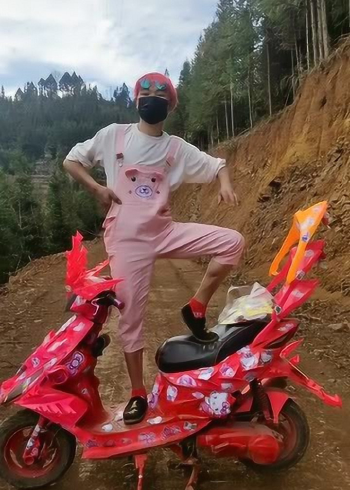 鬼火少年一天不甩头,都没去加油了
