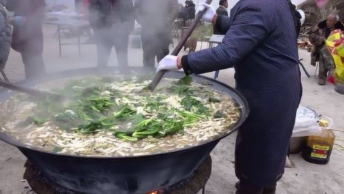 河南山区婚宴第一天汤面条，第二天大鱼大肉大锅菜低调奢华美的很上集