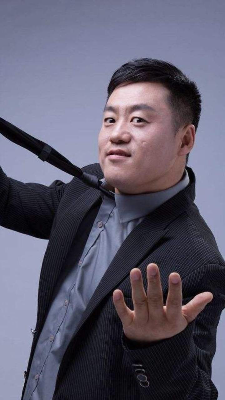 宋晓峰直播惹争议,赵本山先批后挺,对徒弟要求严格