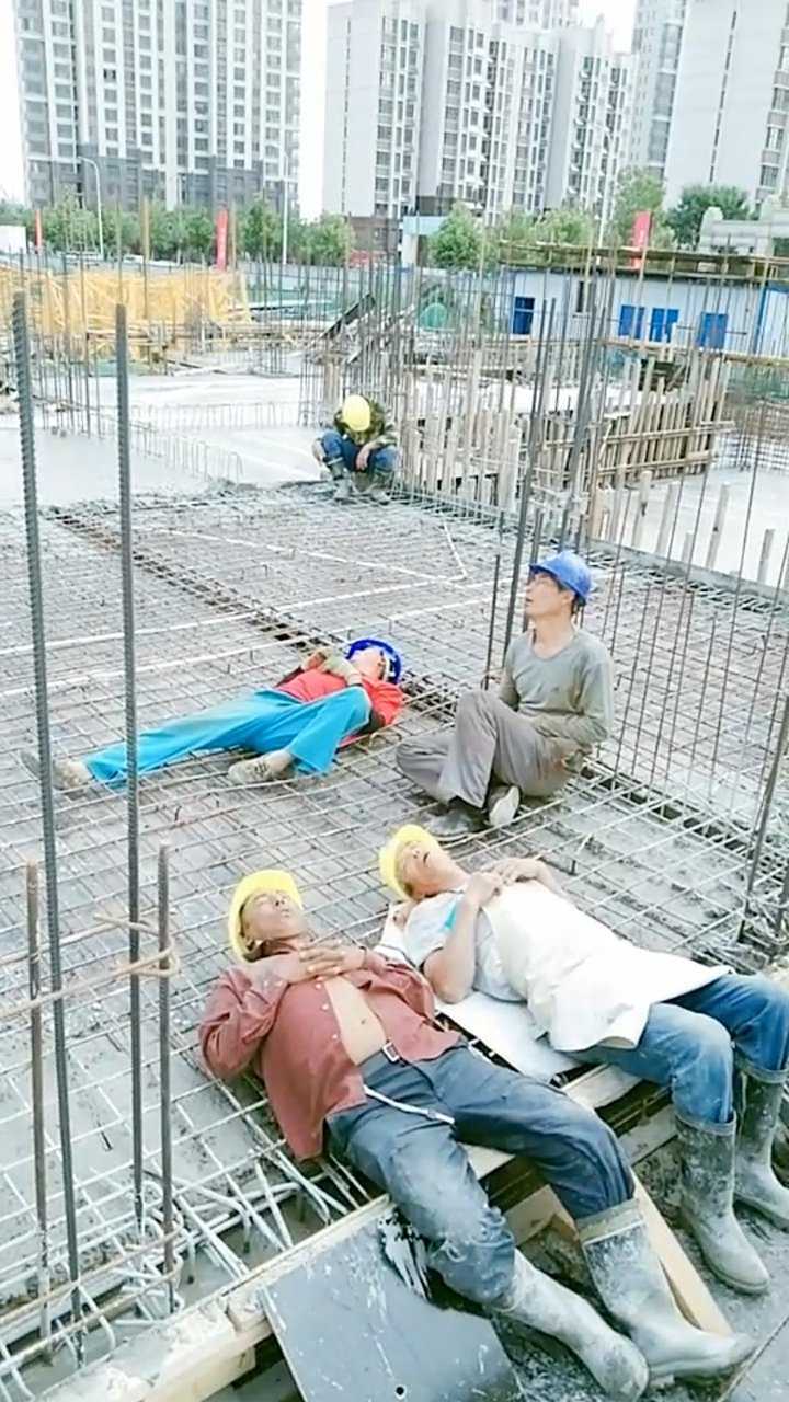 为了孩子娶妻生子,农民工的心酸,只有自己知道!