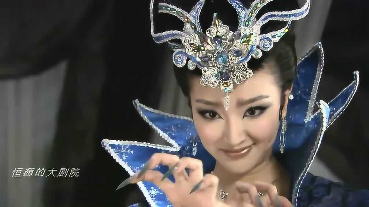 封神英雄榜:武吉睡得正香,不料猫妖却摸进屋来,对他动手动脚!