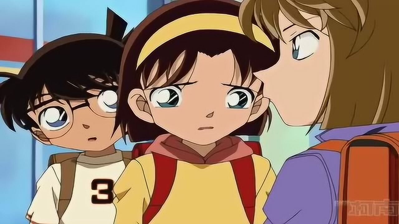 《动漫》名侦探柯南:作为男生还是要有点眼力见的,也难怪步美不喜欢
