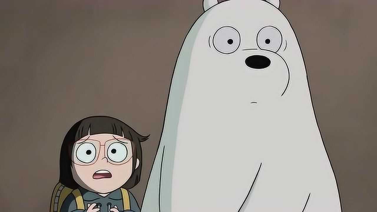 咱们裸熊克洛伊让白熊玩的很开心