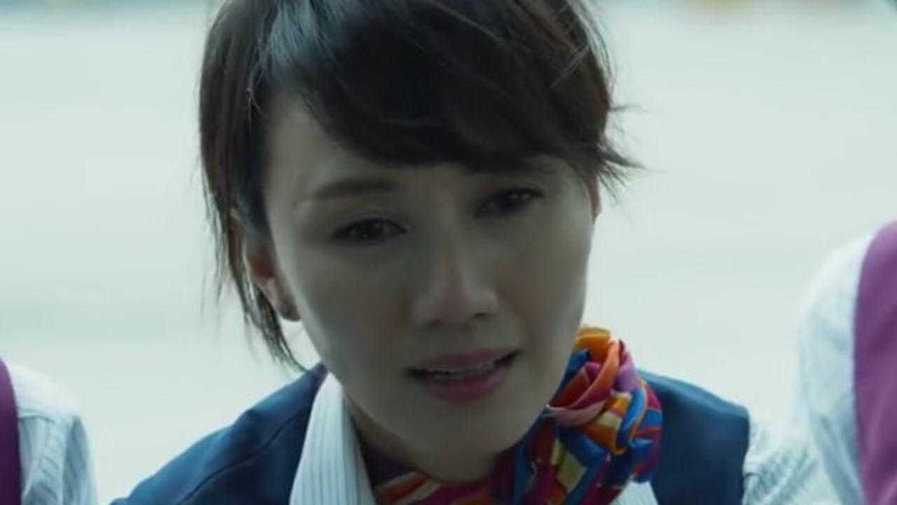 中国机长周雅文躺在架子上一句话不说毕男就懂了她