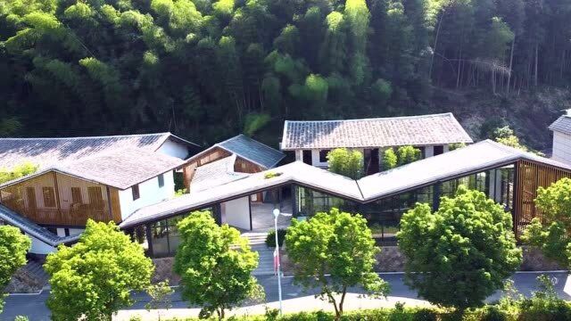 福州大山里的高档会所,由古董房改造而来,建好却不营业空置在此