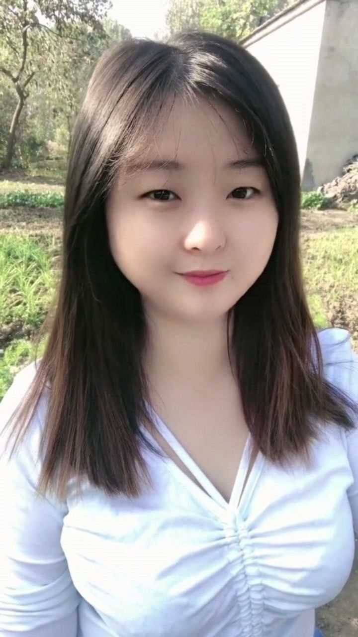 现在的小姐姐都追求瓜子脸,那圆脸的小姐姐就不好看了吗