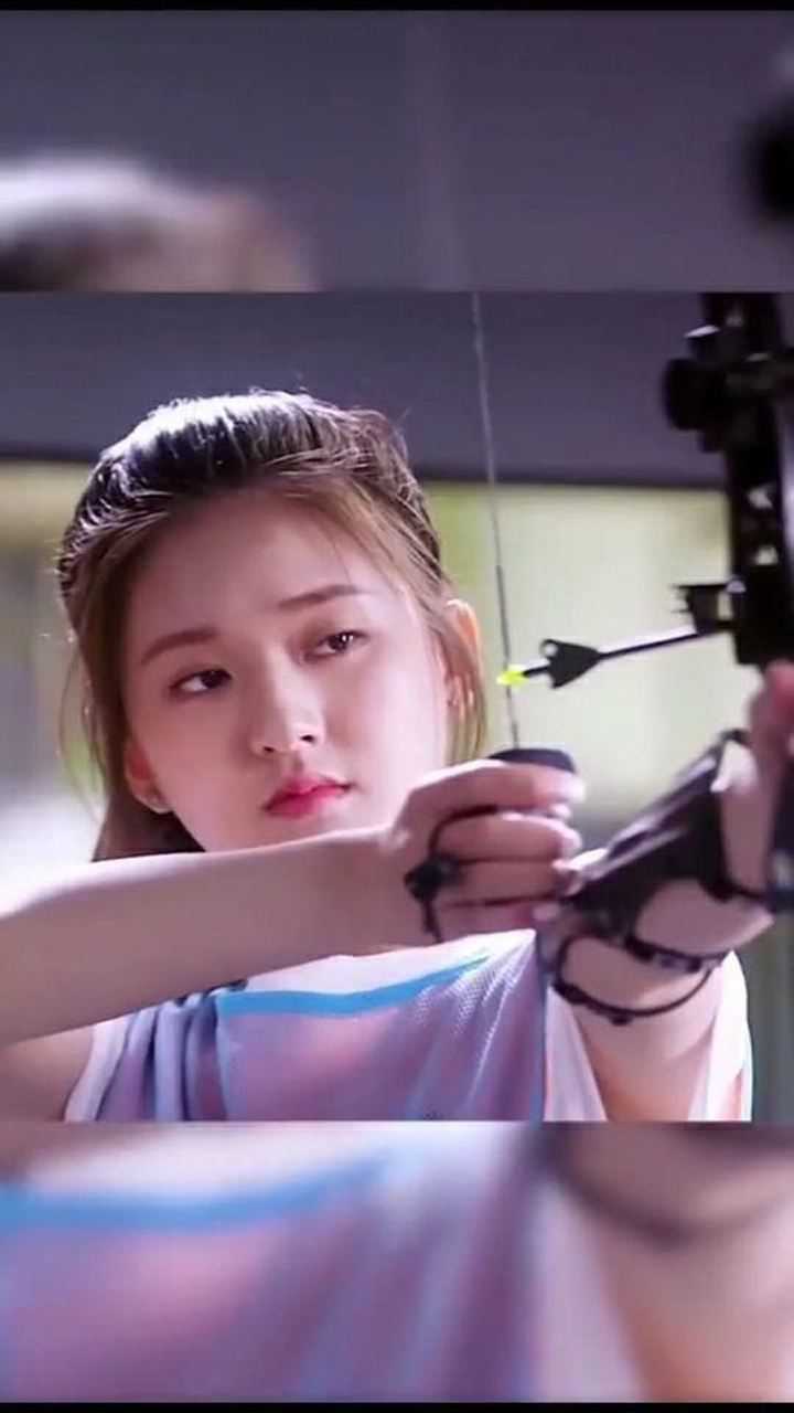 宝藏女孩赵露思射箭超帅