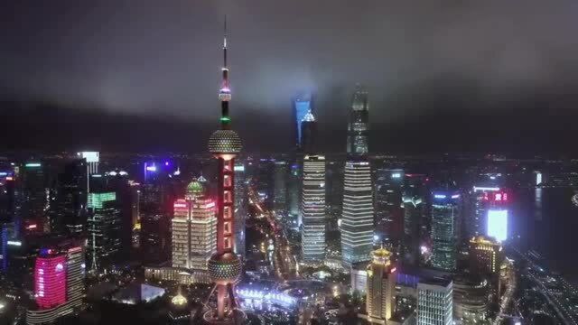 上海的夜空真美,能欣赏到这样的美景,一夜无眠又何妨