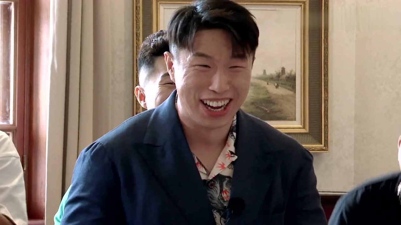 德云斗笑社栾云平是师父的爱徒大师兄第一个面试