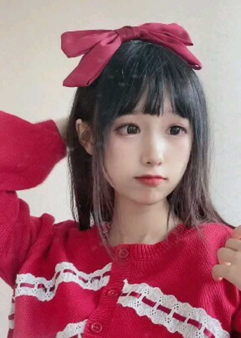 小妹妹给大家展示现实世界版呆毛