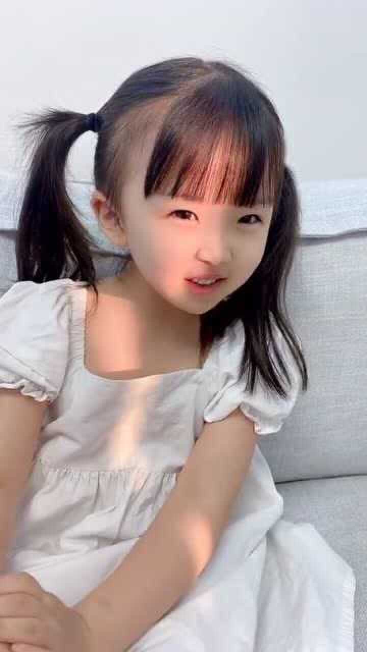 不是小孩就不能吃糖了治愈一切不开心这小孩笑起来真可爱