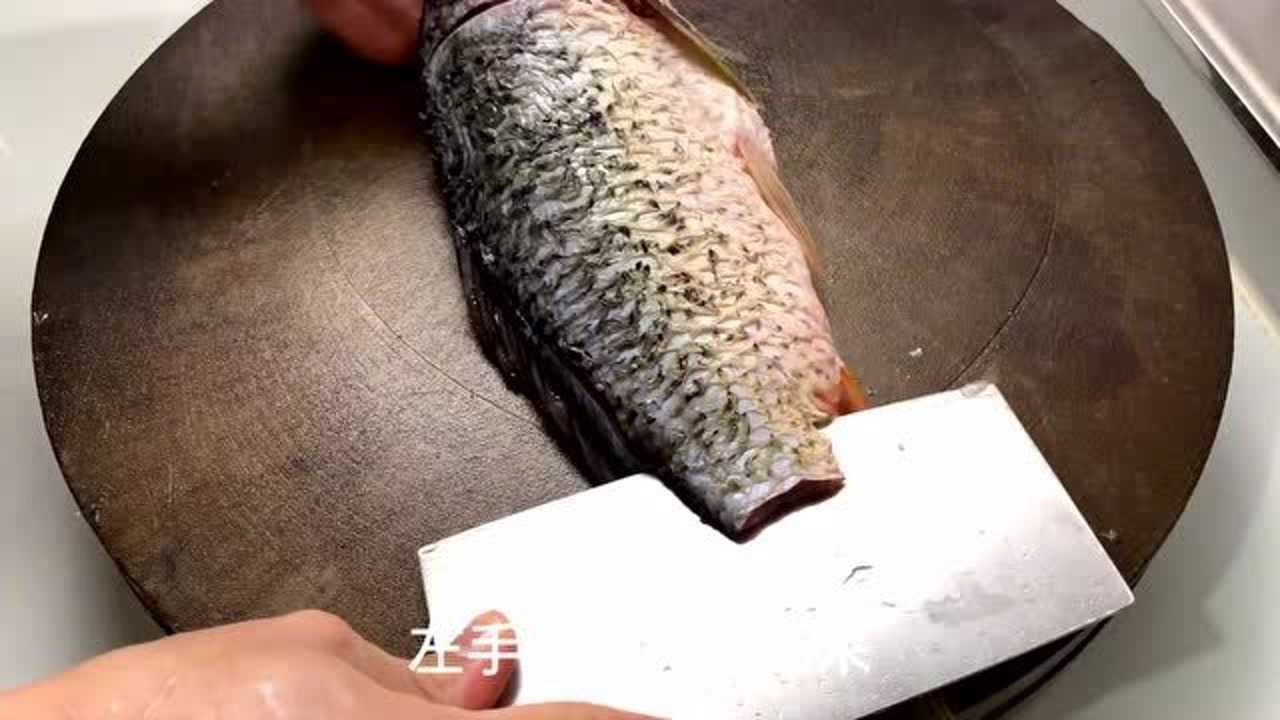 原来鲤鱼去骨去刺这么简单,2分钟去干净,吃鱼像吃豆腐一样放心