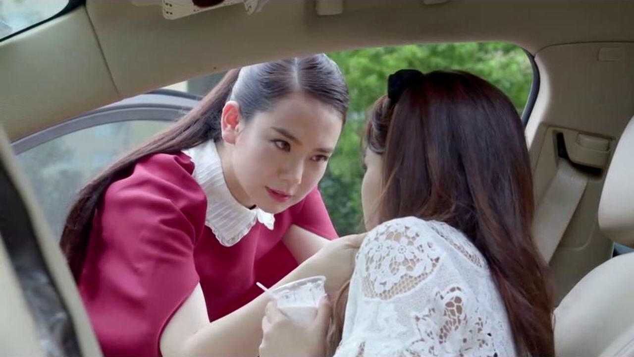 你好乔安闺蜜男友不安分乔安霸气将心机女轰下车操作太帅