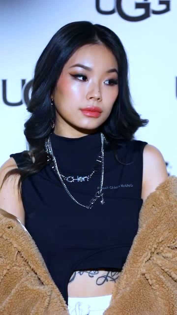 万妮达出席活动露胃装尽显好身材这模样也太让粉丝上头了