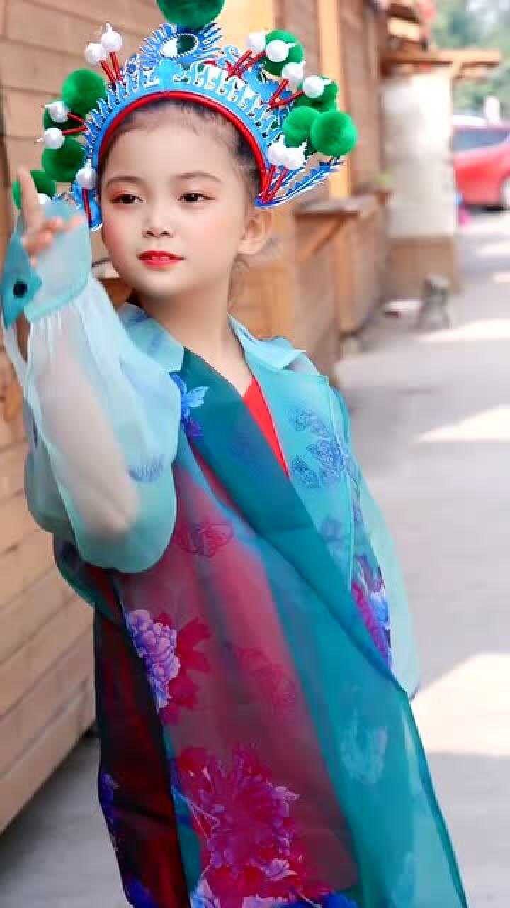 李悟演唱游京歌声优美动听网友不愧是才华横溢的小姑娘