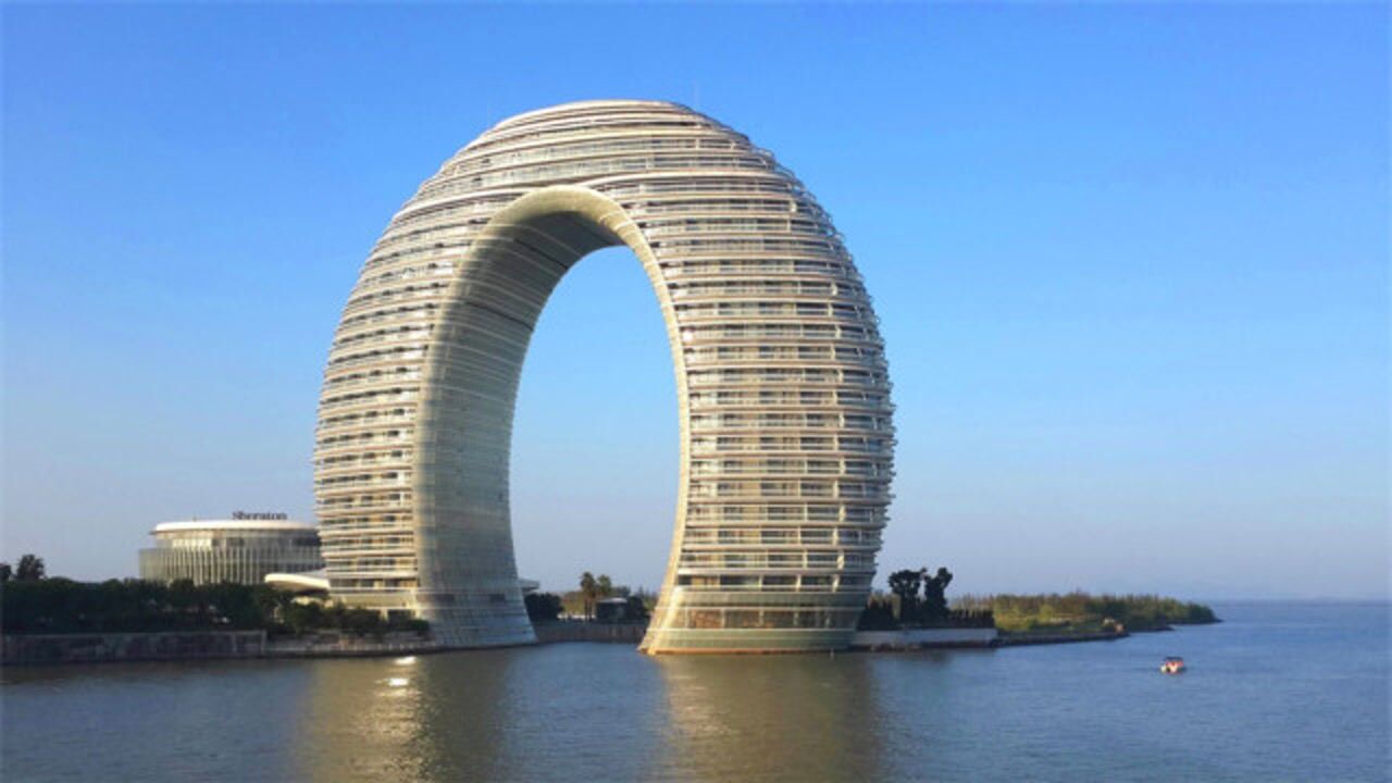 浙江湖州一家七星级酒店,又称月亮酒店,如今已是当地的地标建筑