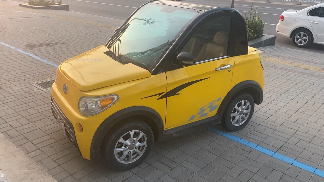 两门两座城市代步电动车一起来看一看这款车怎么样