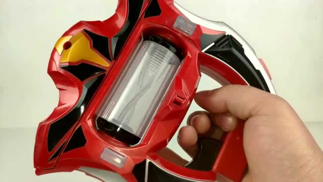 初代奥特曼胶囊与贝利亚奥特曼胶囊融合捷德奥特曼原始形态