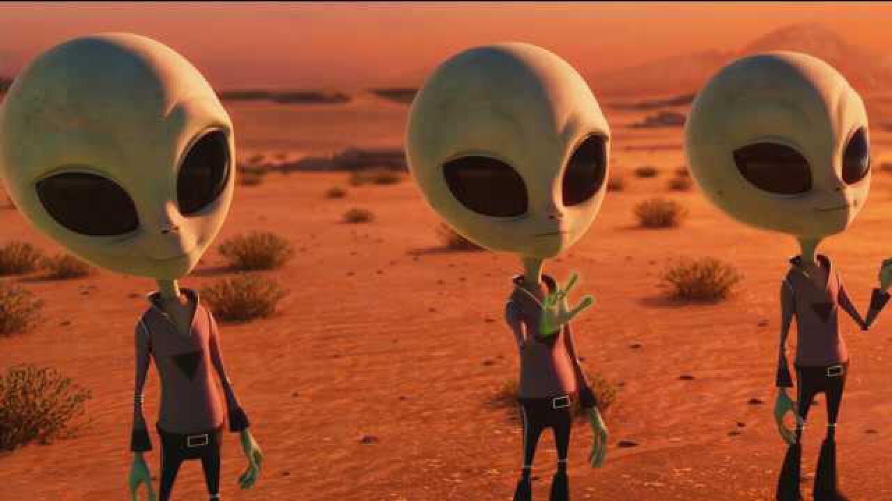 动漫:外星人来到地球,结果却被黑心商人绑架,还免费干起了苦力