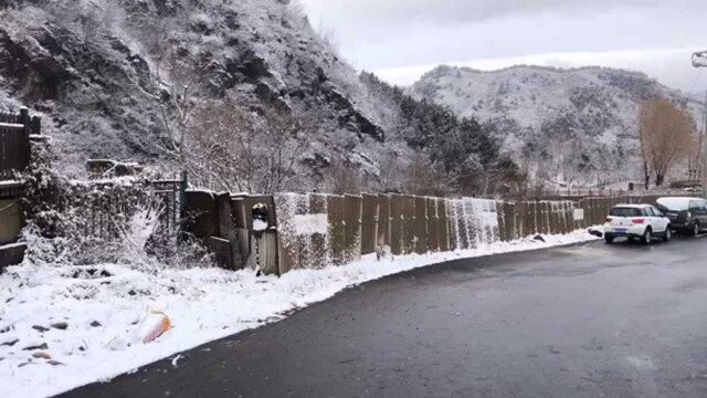 假装在欧洲小镇,小雪过后的宜山居木屋度假村,北京下雪你不知道?#旅行vlog#