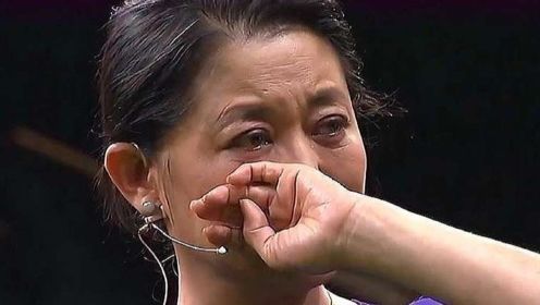 这是倪萍最期待团圆的一次，当门开看到男子出现后，倪萍泪流满面！