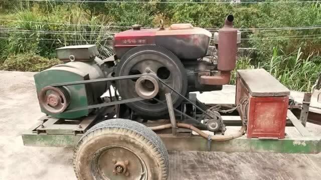 实拍广西农村独有的拖拉机,造型奇特堪称“鸡公车”,泥土山路照样畅通无阻