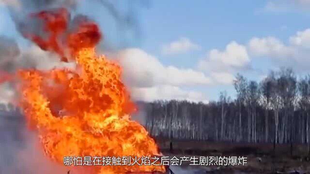 汽油加热到底有多可怕?老外作死用玻璃壶亲测,结果意外发生了!