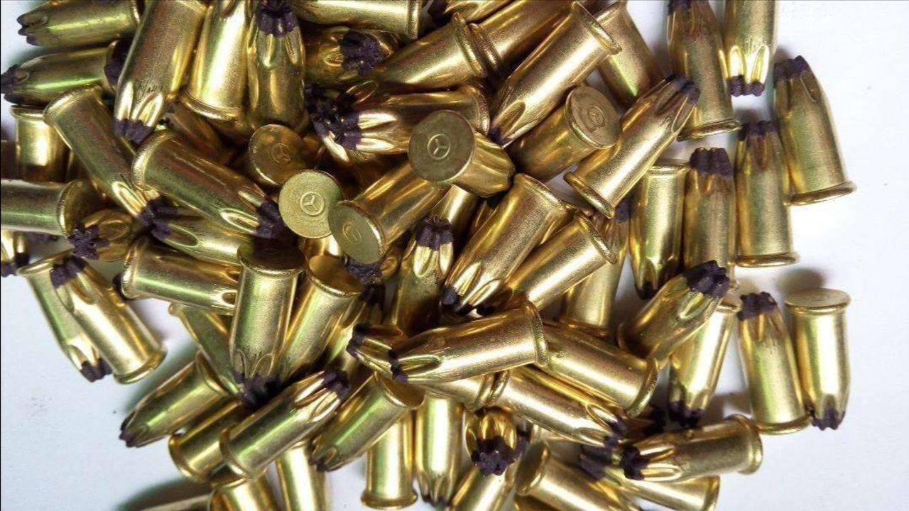 空包弹与实弹的区别空包弹能够让士兵最大可能的感觉到战斗状态