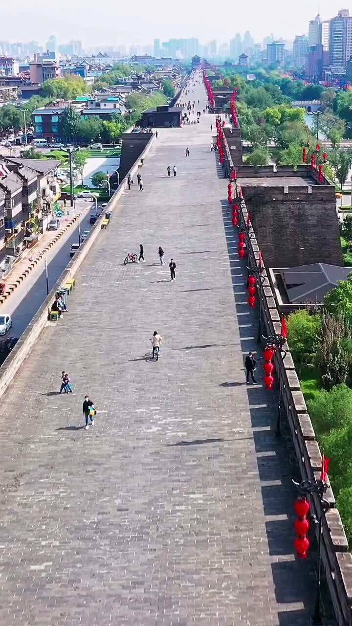 西安城墙全长1374公里中国现存规模最大保存最完整的古代城墙