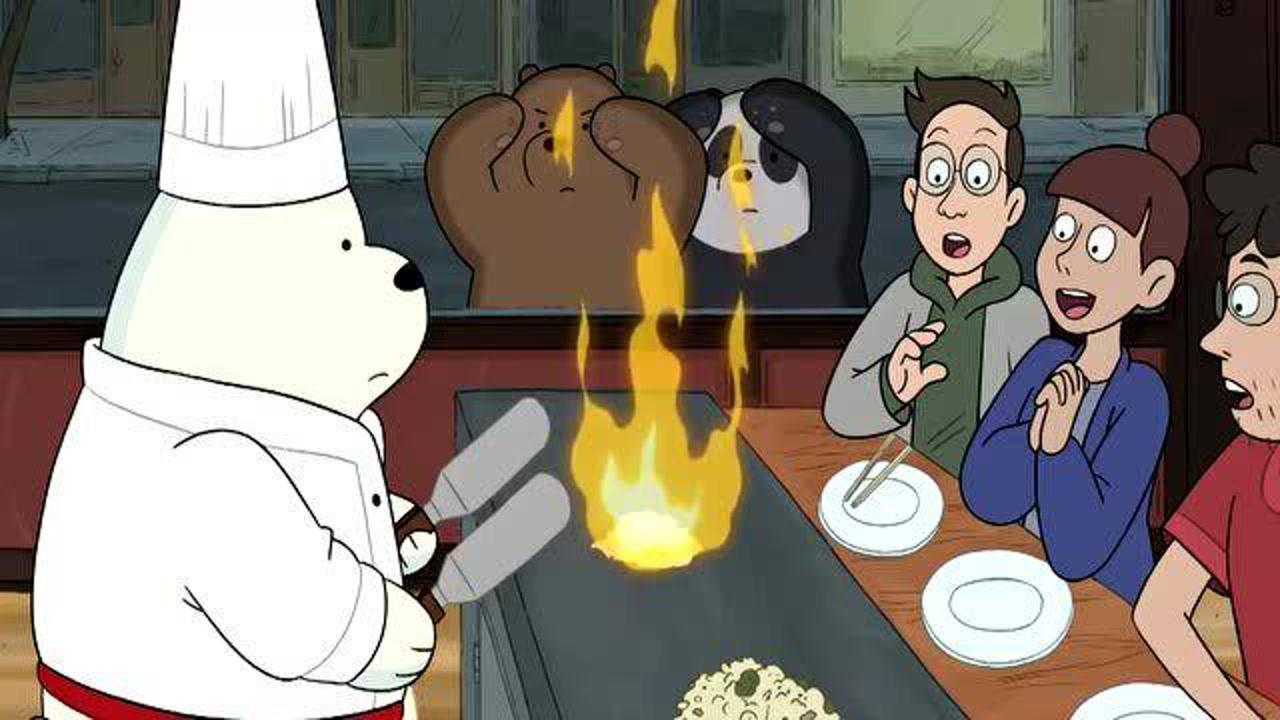咱们裸熊两兄弟一起看电视电视非常精彩白熊在里面做饭