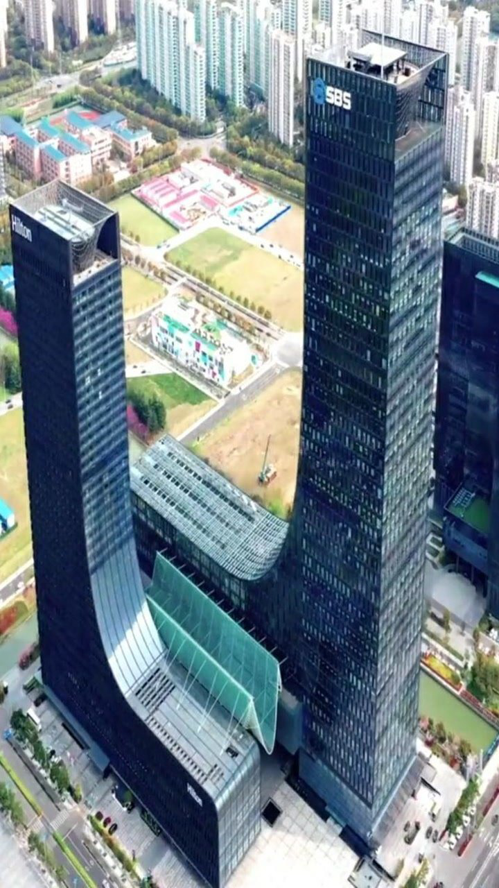 靴子楼比秋裤低调多了