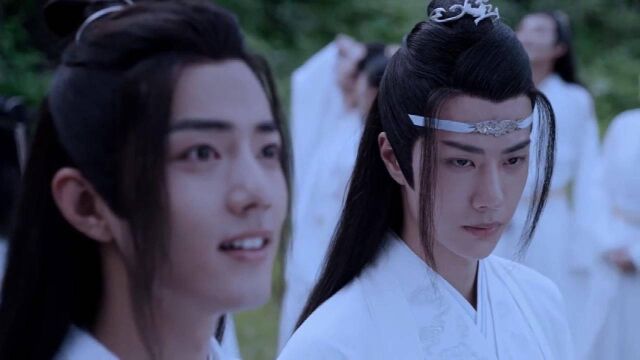 陈情令:蓝湛看到,魏无羡在灯笼上画了白兔,脸上竟浮现一丝笑意