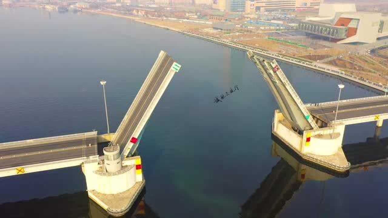 天津海河开启大桥,升桥过船,太壮观了,看得我热血沸腾