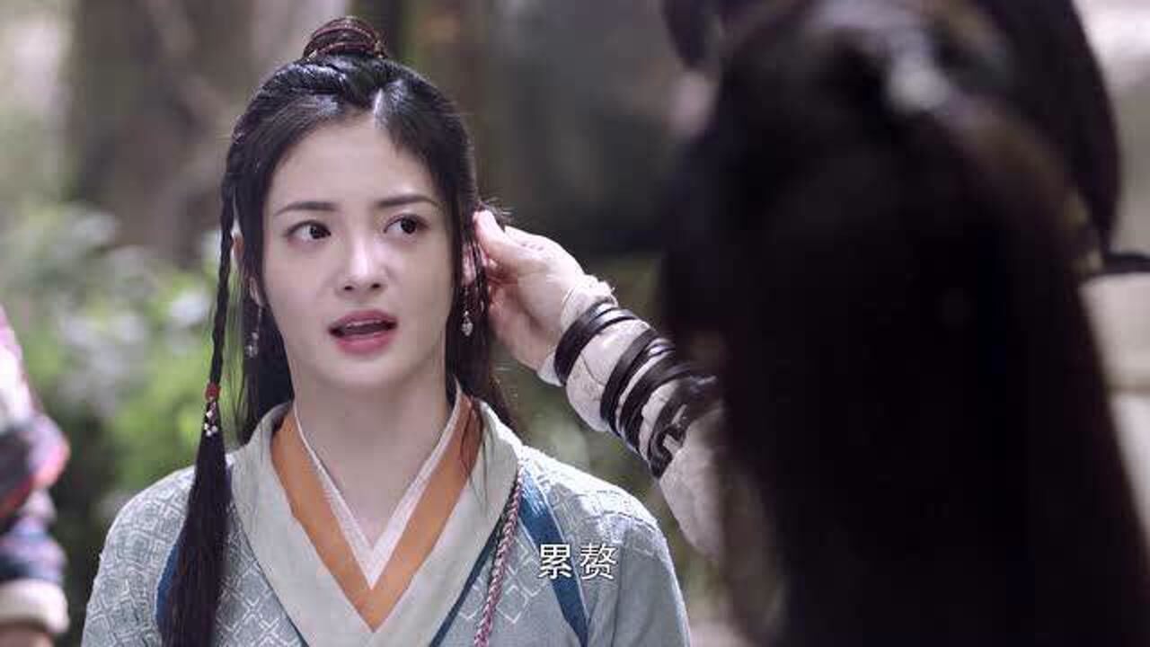 有翡李晟找到了傻妹妹李妍直接就上手揪耳朵