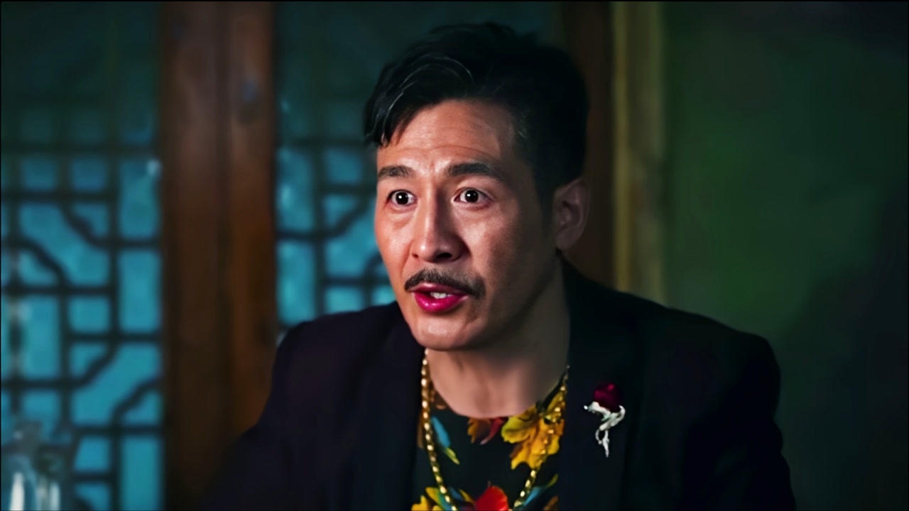 谭婆十分心疼受伤的老白但老白却自杀身亡谭婆更加痛恨淦天雷