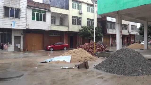 广西玉林市博白县新田镇老街和新街的场面,冷清清