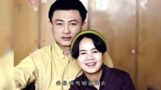 装了32年的央视王宁不再隐瞒,退休后变宠妻狂魔,大方示爱刘纯燕!