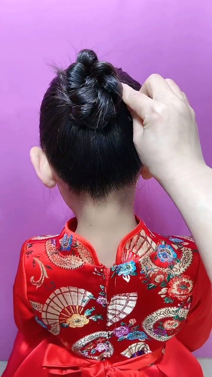 小朋友的丸子头这么扎,简单又好看#儿童编发