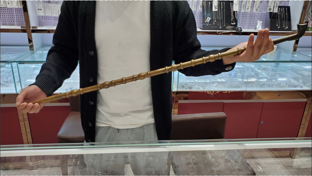 太爷爷留下的大烟杆,比纪晓岚的还长还大,差点当破烂扔了