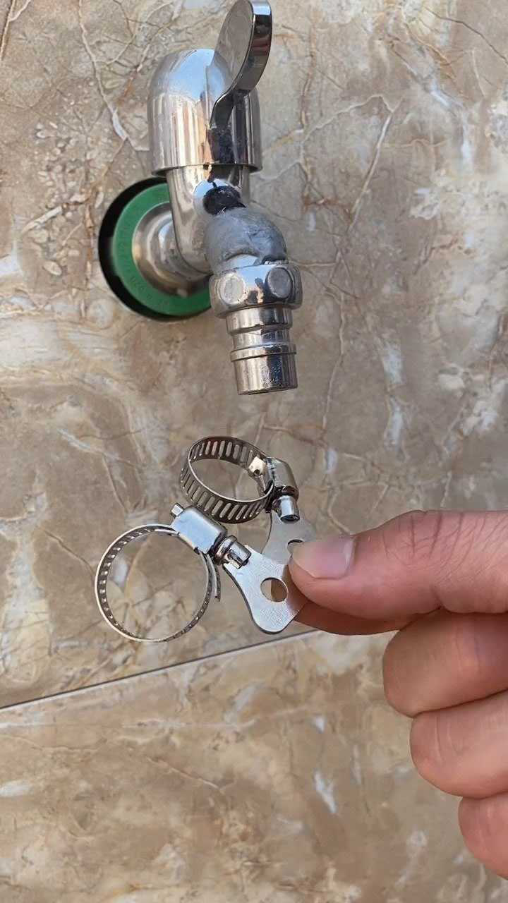 方便又实用的软管卡扣,用它这样固定水管方便又稳固!