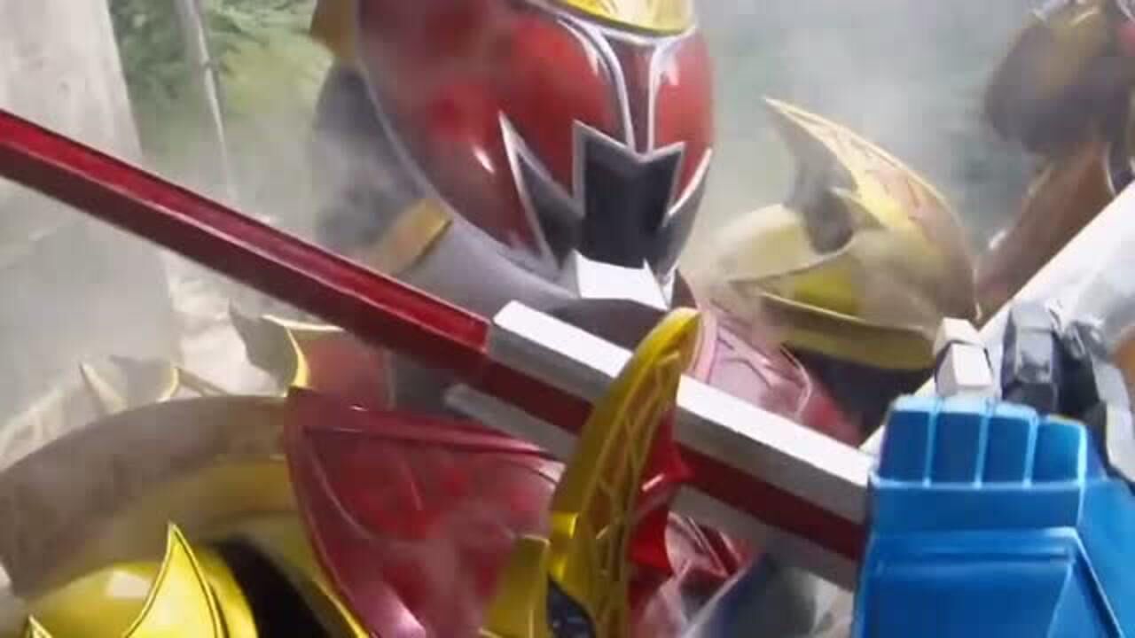 假面骑士升华lxa大战月骑魔皇形态真是让人激动的战斗