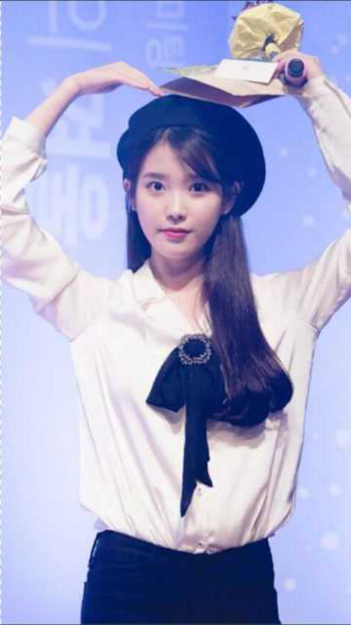 iu李知恩大佬炸街来了迷人气场让人窒息这气质被她拿捏的死死的