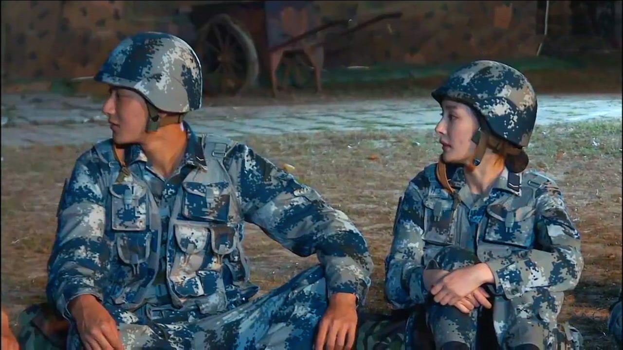 真正男子汉:杨幂黄子韬组队救人,谁知场面太残酷,杨幂直接吐了