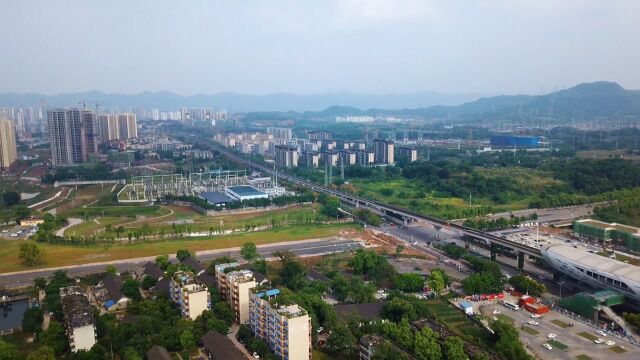 重庆陈家桥地铁站附近建设了一个公园,周边房价潜力很大!