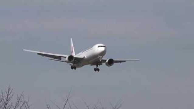 4架日本航空波音客机侧风填降落东京成田机场!