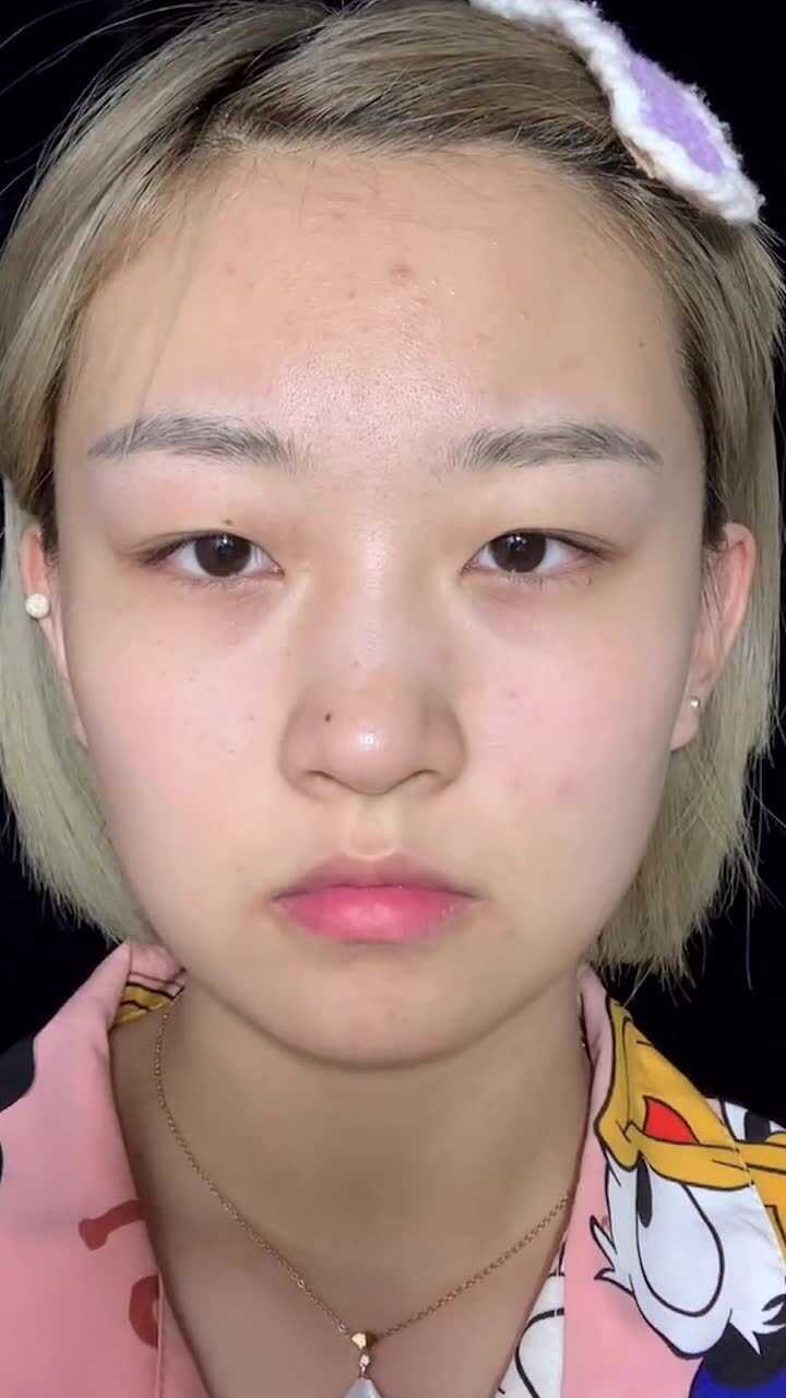 面部扁平的妹子一定要尝试幼态妆,五官立体还减龄,谁看了不喊小妹妹